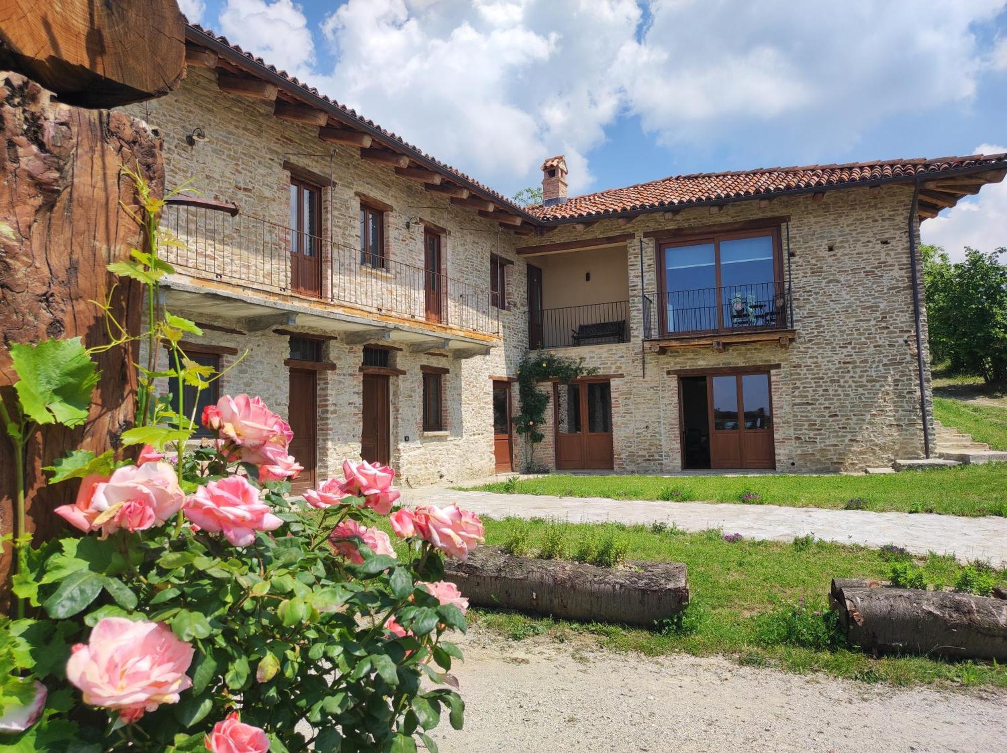 Casa Vecchia Bed&Breakfast Bossolasco Esterno foto